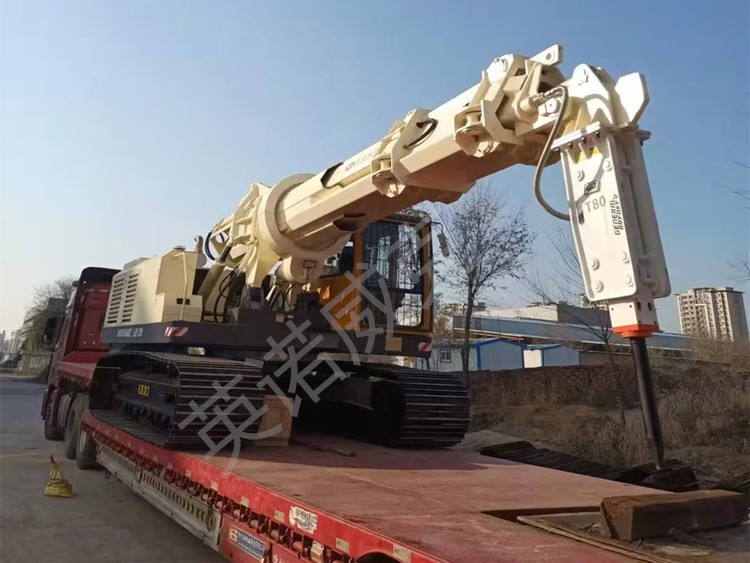 LB120型履带式全液压拆炉机